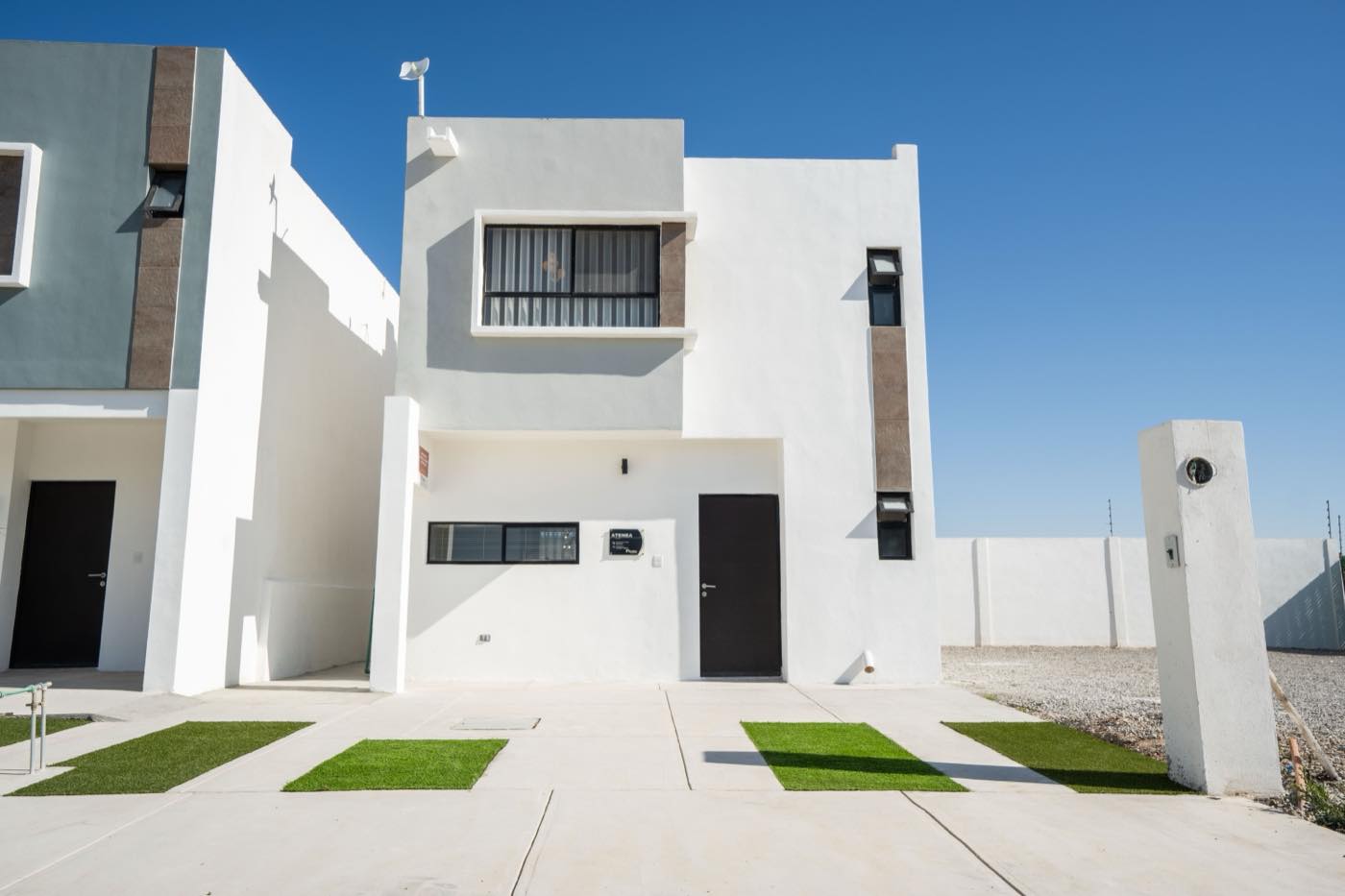 Fachada del modelo Atenea