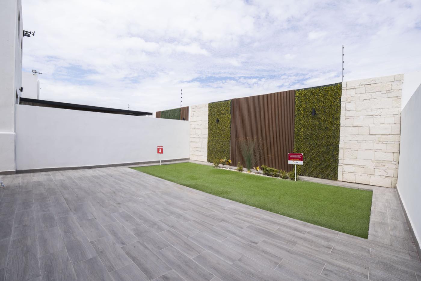Fachada del modelo Atenea