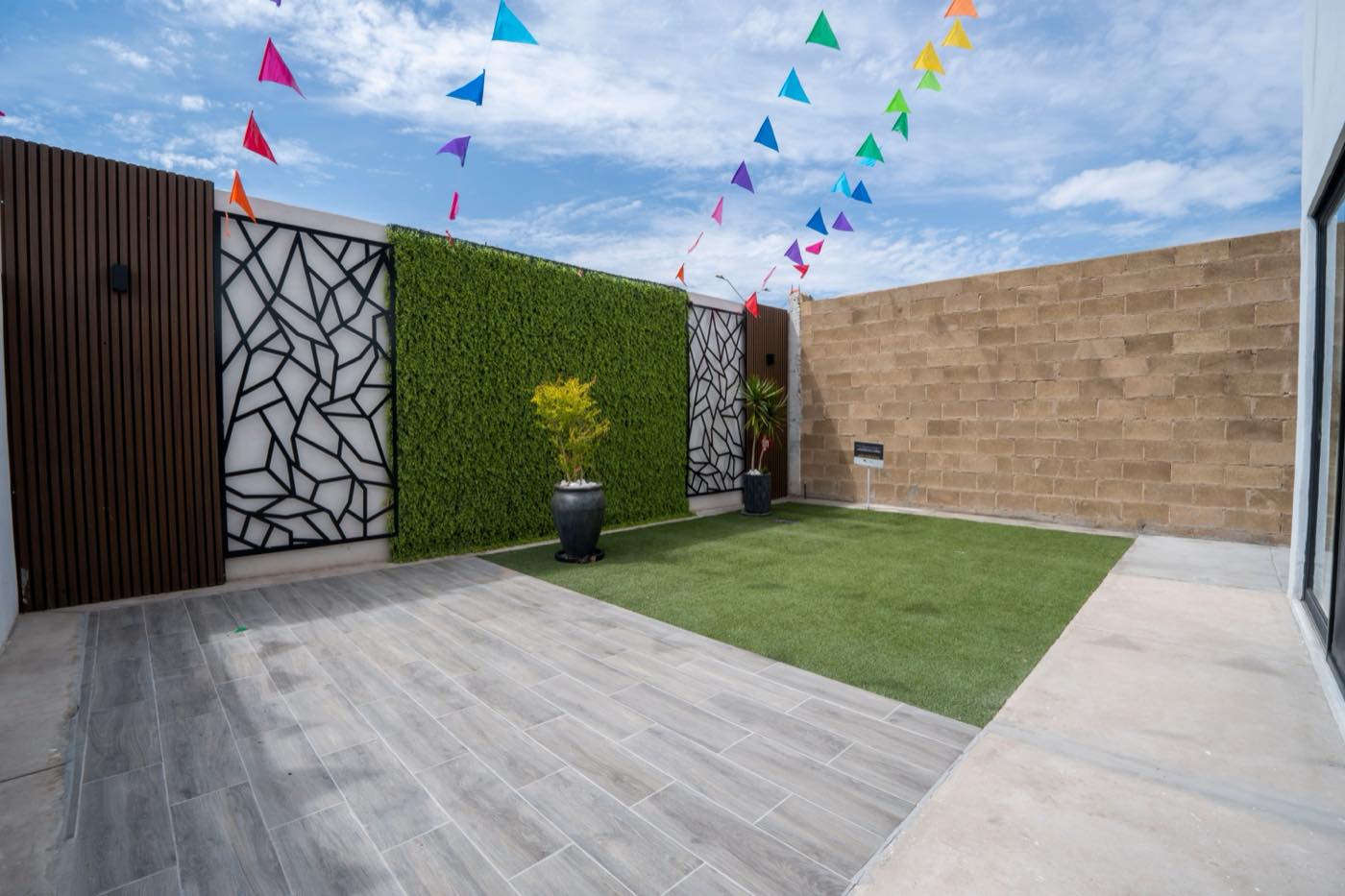 Fachada del modelo Versalles
