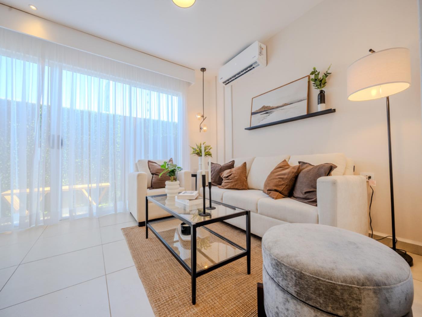Interior del modelo Aura premium